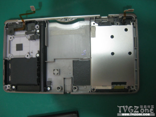 Illustration for article titled Check Out The Inside Of A 3DS